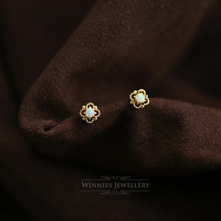Sier Gold-plated Exquisite Retro Hollow Diamond Earrings