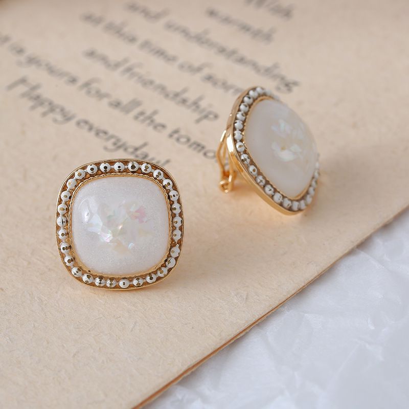 Women's Simple White Shell Fragment Geometric Artistic Earrings