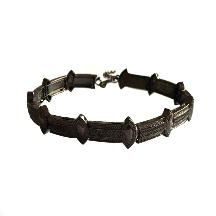 Classy Short Personalized Vintage Pattern Collar Necklaces