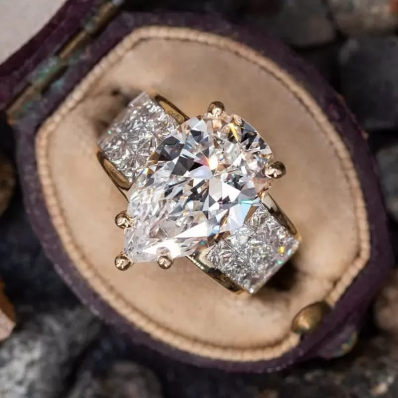 8Ct Wide Shank Pear Cut Engagement Ring-Miusejewelry