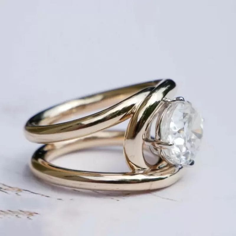 5Ct Oval Cut White Sapphire Split Shank Engagement Ring-Miusejewelry