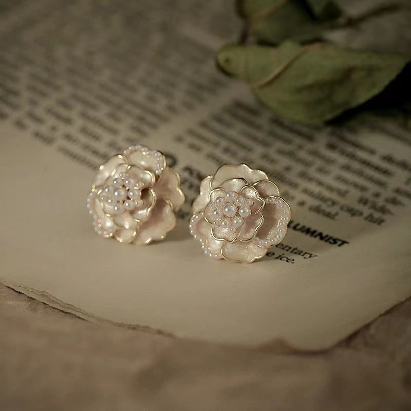 Pearl Fresh Sweet Green Enamel Light Earrings