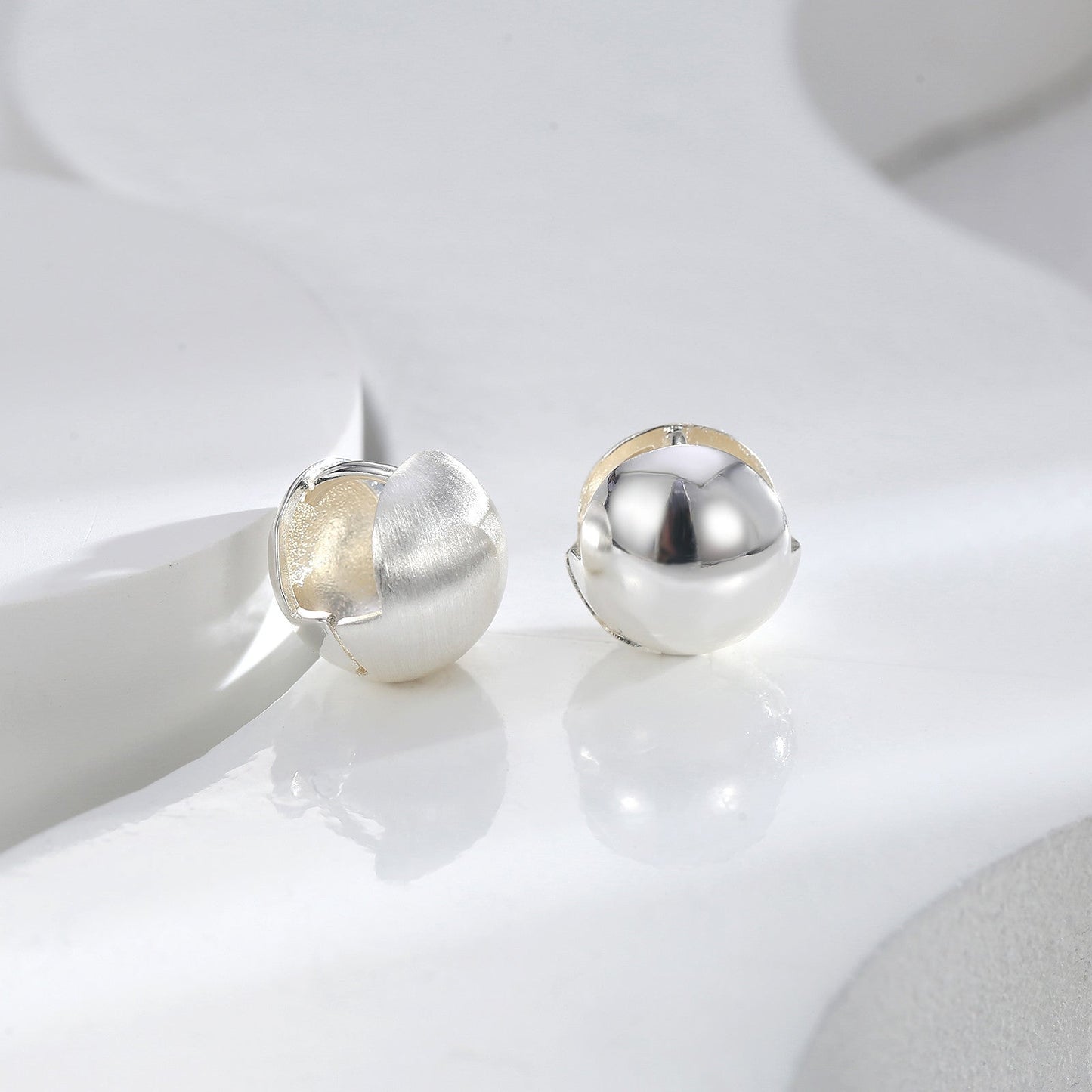 Women's Graceful Personality Brushed Ball Ear Clip Rings
