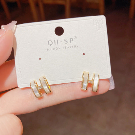 Women's Fashionable Shell Alphabet Letter Minority Simple Rings