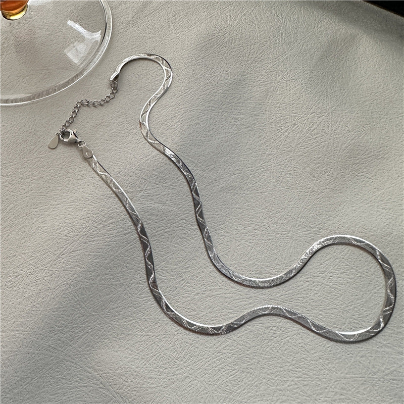 Style Fashionable Simple Embossed Snake Bone Fashion Necklaces