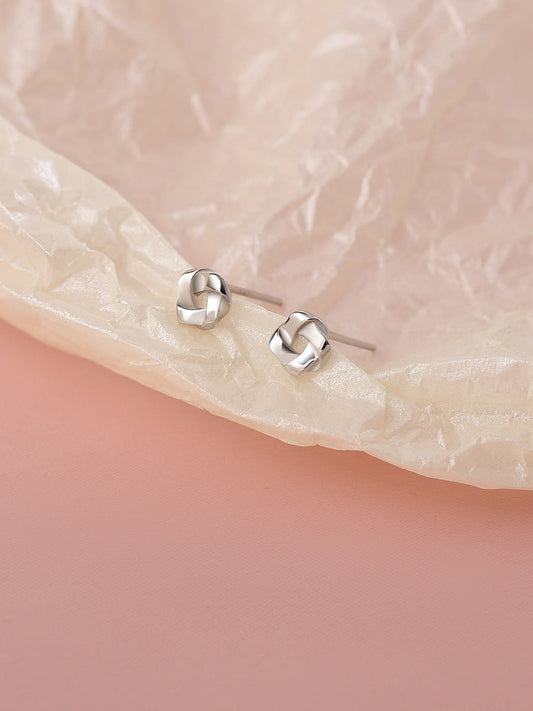 Women's Mobius Sier Needle Simple Fashion Mini Earrings