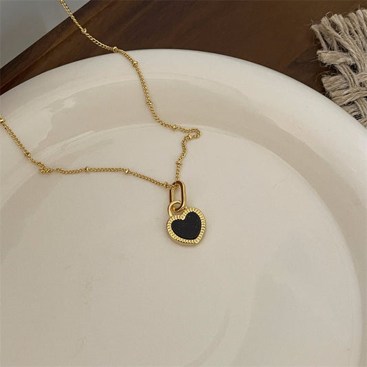 Women's Simple Gold-plated Black Heart Pendant For Niche Necklaces
