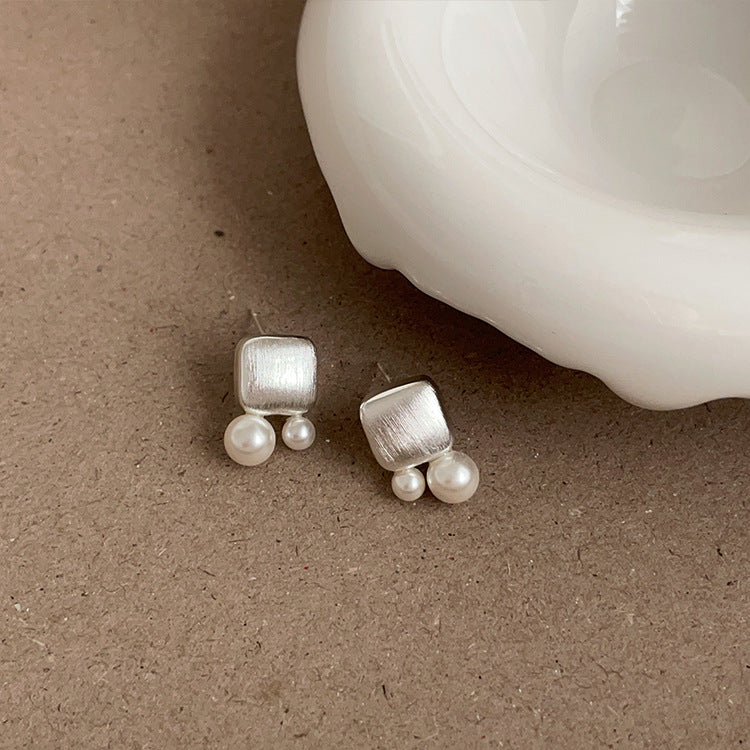 Women's Geometric Brushed Metal Pearl For Design Retro Personality Earrings