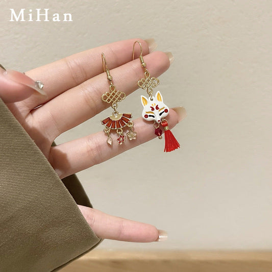Fashion Fan Small Fox Shape Elegant Thread Earrings