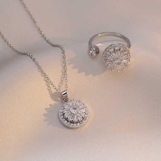 Women's Good Luck Comes Temperament Wild High-grade Necklaces