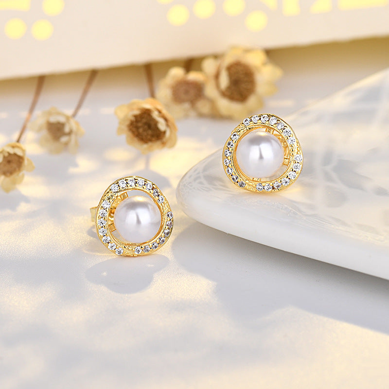 Women's High-grade Simple Temperament Winding Pearl Korean Earrings