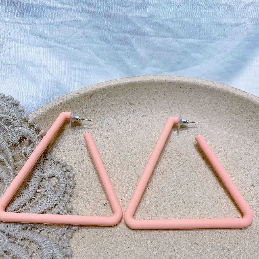 Women's Exaggerated Triangle Rubber Paint Good Texture Earrings