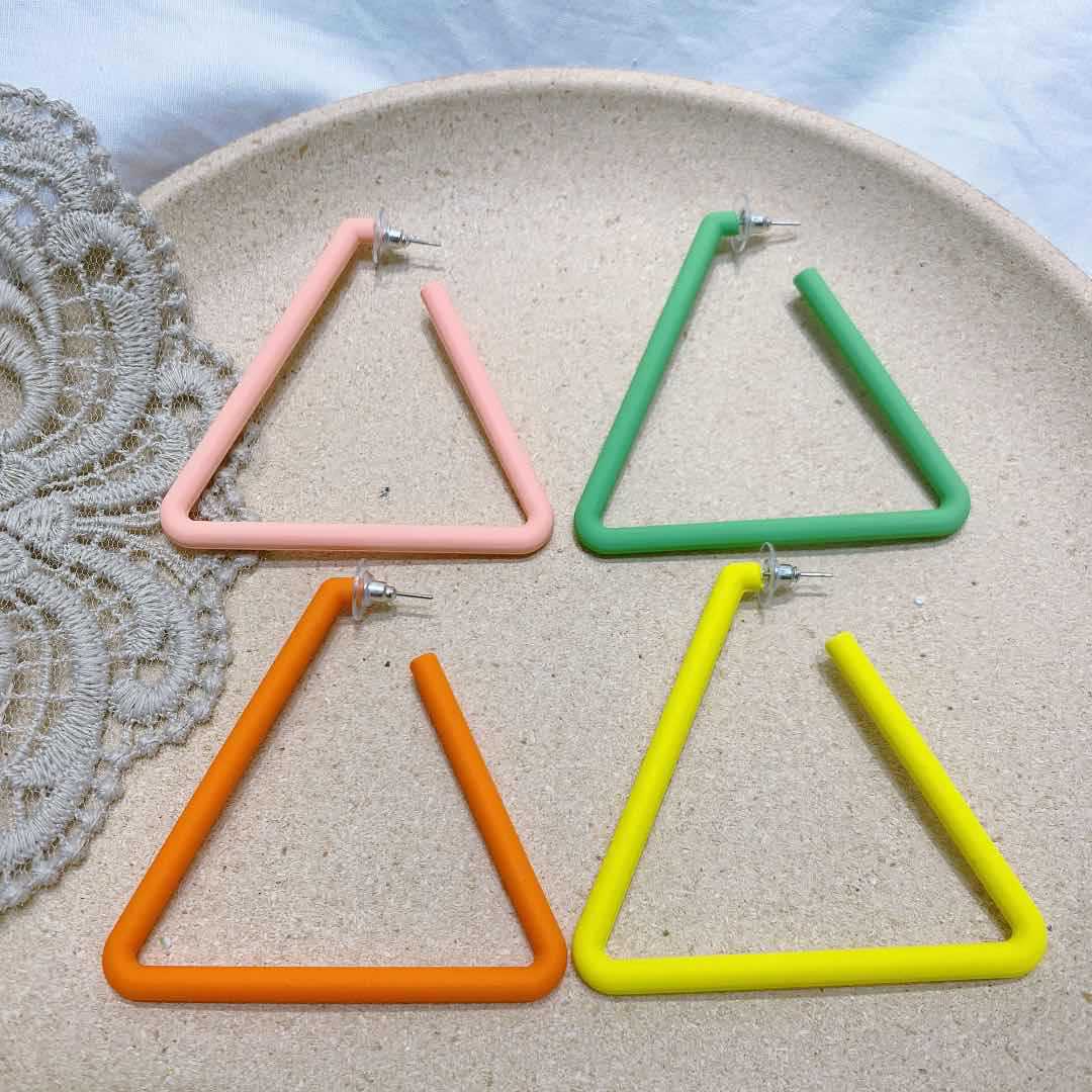 Women's Exaggerated Triangle Rubber Paint Good Texture Earrings