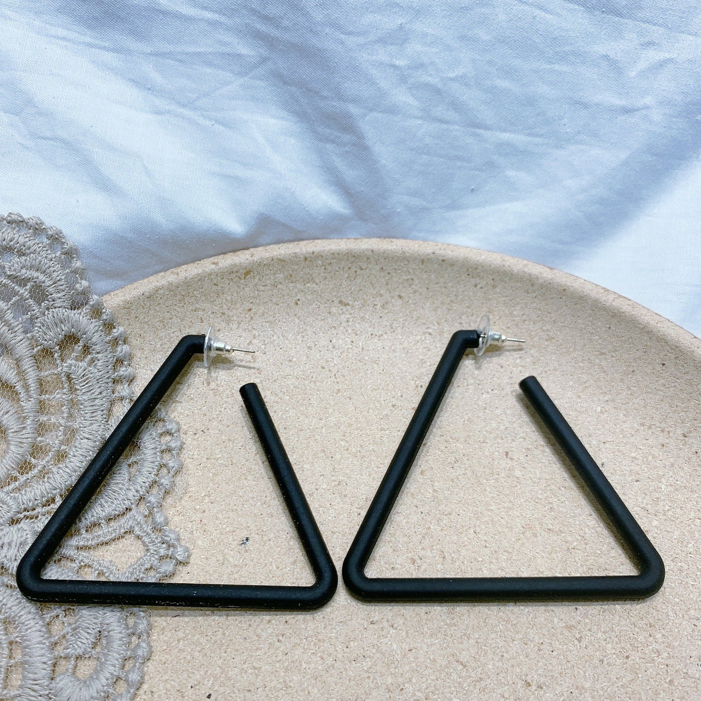 Women's Exaggerated Triangle Rubber Paint Good Texture Earrings