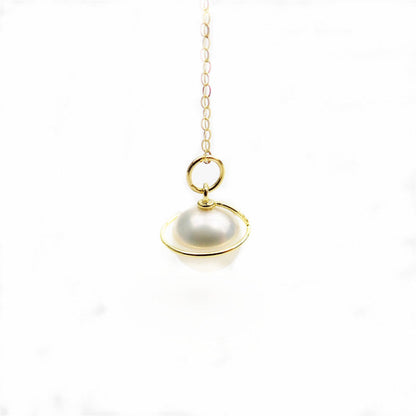 Women's Gold-plated Saturn Pearl Simple Elegant Three-dimensional Necklaces