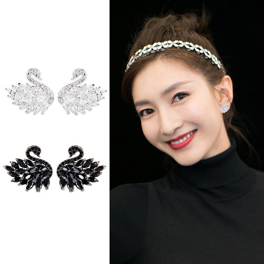 Sier Needle Small Black Swan Korean Style Crystal Earrings