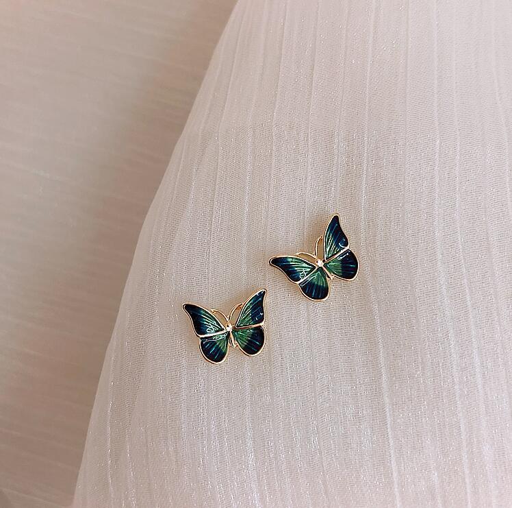 Gentle And Flexible Butterfly Small Ear Earrings