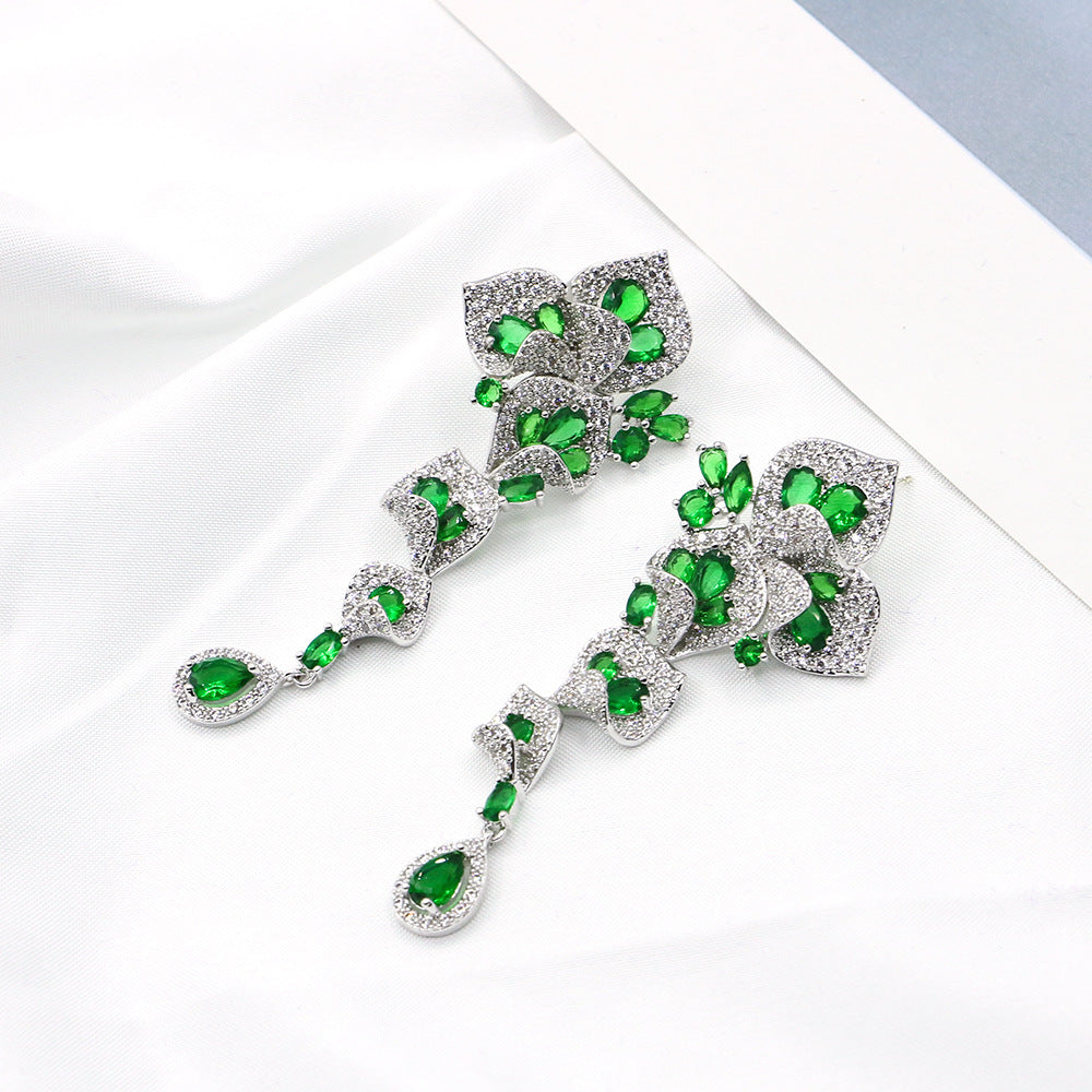 Women's Fashionable Temperament Petal Leaf Trendy Ear Earrings