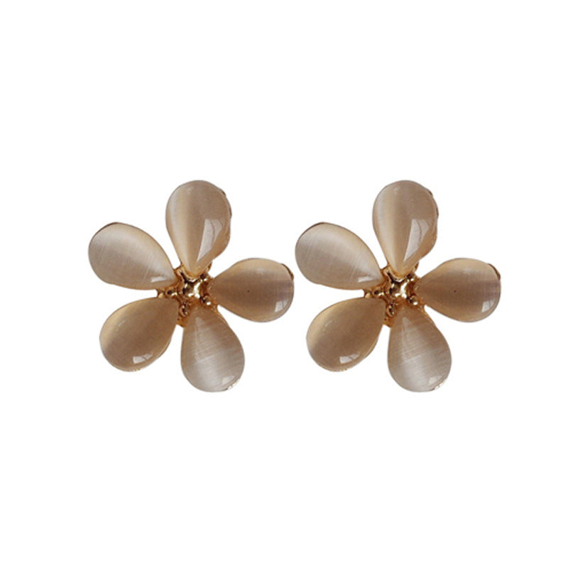 Women's Mori Style Fresh Flower Short Cat Earrings