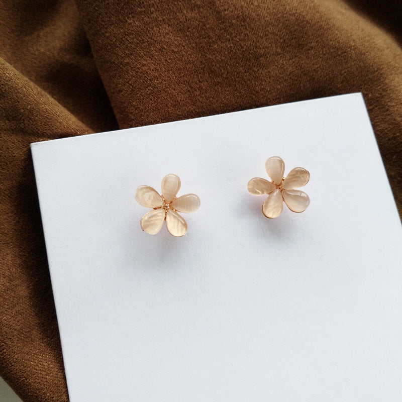 Women's Mori Style Fresh Flower Short Cat Earrings