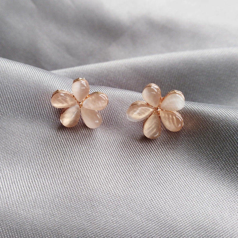 Women's Mori Style Fresh Flower Short Cat Earrings