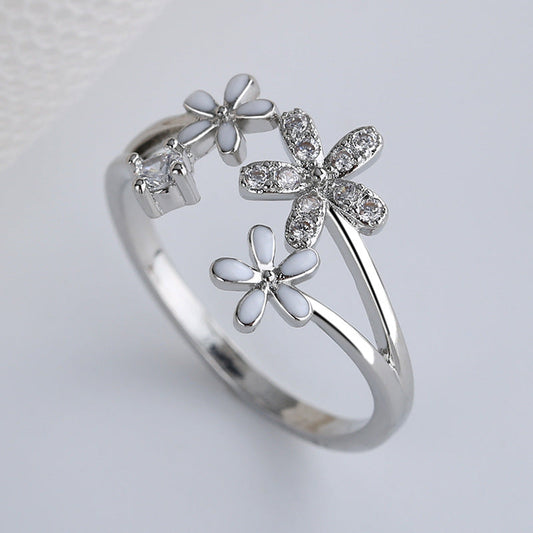 Gentle Female Rhinestone Little Daisy Index Rings