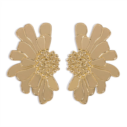 Vintage Alloy Flower Female Temperament Pattern Earrings
