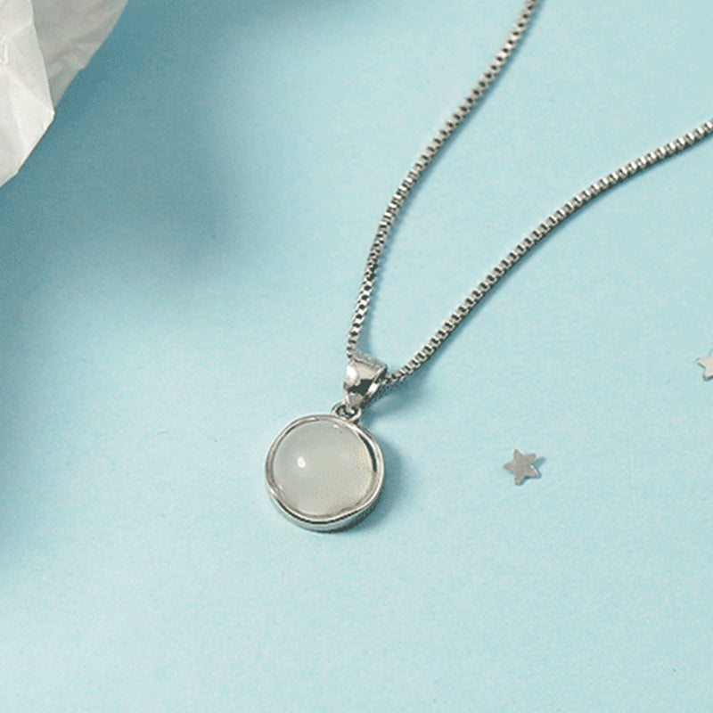 Women's Style White Chalcedony Round Pendant Design Sense Niche Clavicle Necklaces