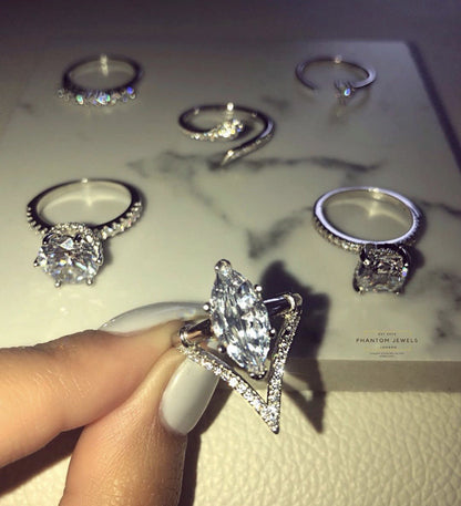 Wei Inlaid Zircon Egg-shaped Set Model Rings