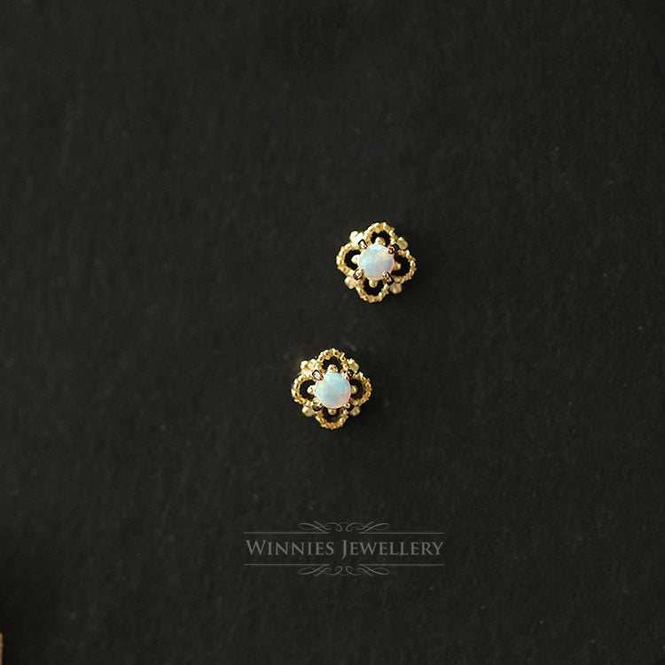 Sier Gold-plated Exquisite Retro Hollow Diamond Earrings