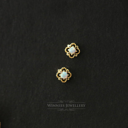 Sier Gold-plated Exquisite Retro Hollow Diamond Earrings