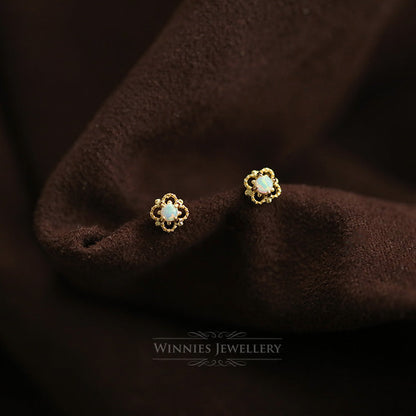 Sier Gold-plated Exquisite Retro Hollow Diamond Earrings