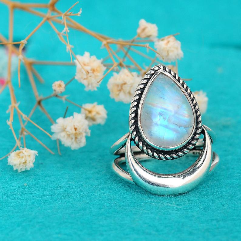 Moonstone Vintage Creative Water Drop Crescent Rings
