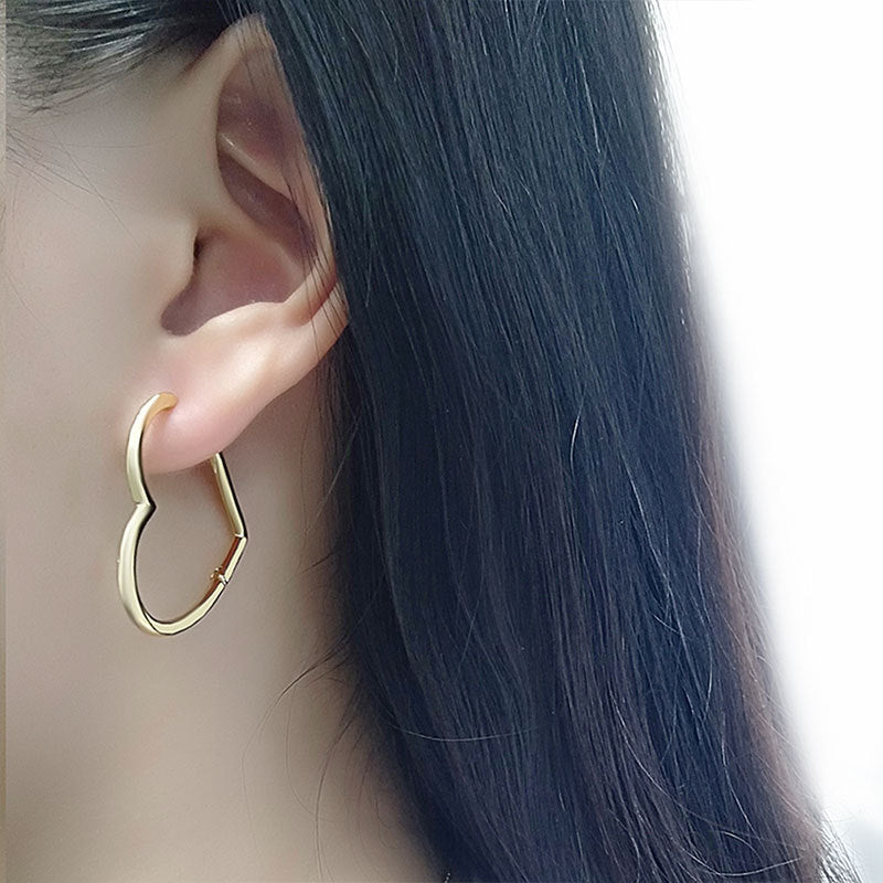 Women's Ear Clip Korean Fresh Heart Glossy Earrings