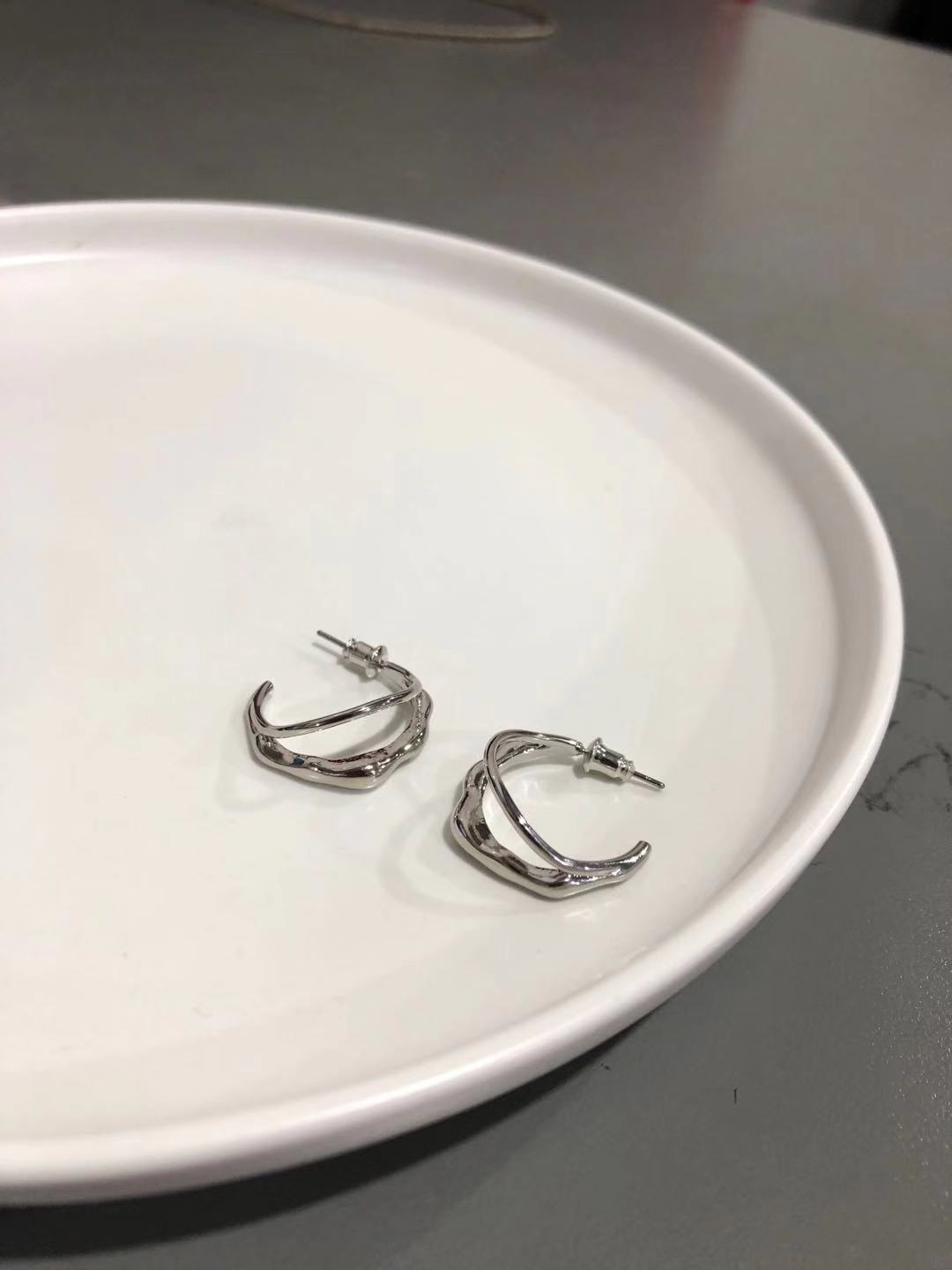 Simple And Cool Metallic Fashion Personality Earrings