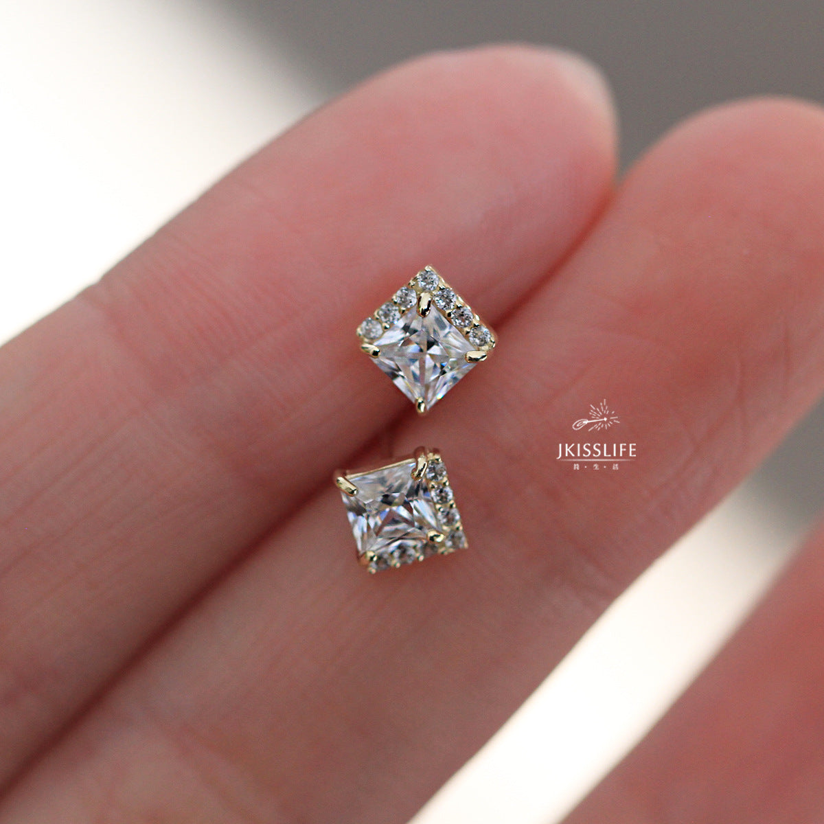 Women's Sier Plated Emerald Zirconium Diamond Princess Square Earrings