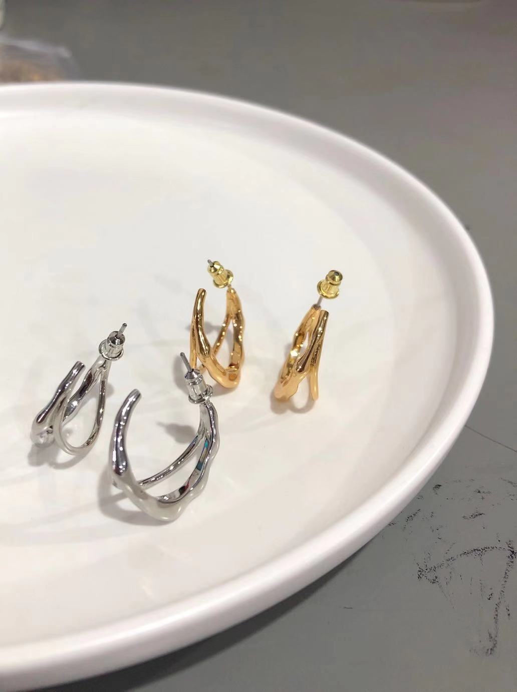 Simple And Cool Metallic Fashion Personality Earrings