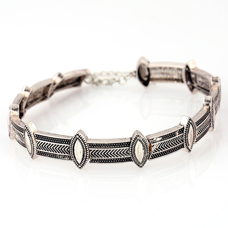 Classy Short Personalized Vintage Pattern Collar Necklaces