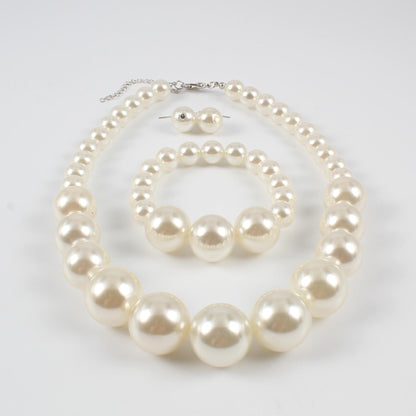 Fashion Pearl Simplicity And Exaggeration Imitation Necklaces