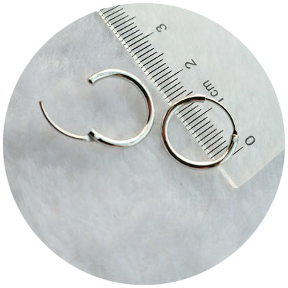 Versatile Personality White And Black Gold Earrings