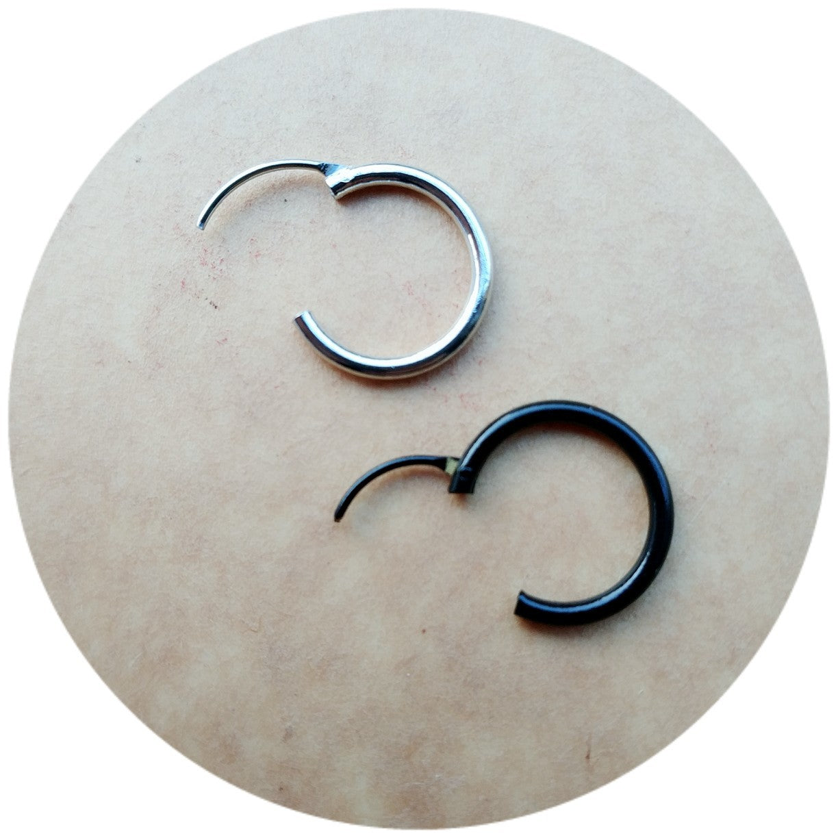 Versatile Personality White And Black Gold Earrings