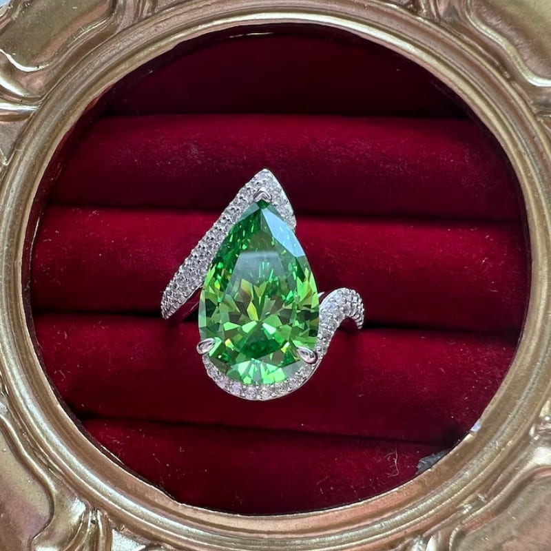 8Ct Pear Cut Green Engagement Ring-Miusejewelry