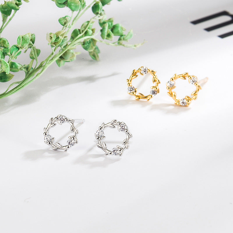 Women's Garland Ear Exquisite High-grade Sense Design Trendy Sleeping No Rings