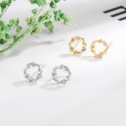 Women's Garland Ear Exquisite High-grade Sense Design Trendy Sleeping No Rings