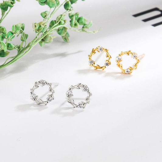 Women's Garland Ear Exquisite High-grade Sense Design Trendy Sleeping No Rings