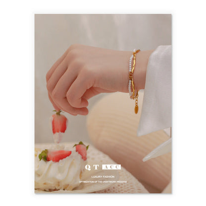 Women's Gold-plated French Vintage Style Light Luxury Necklaces