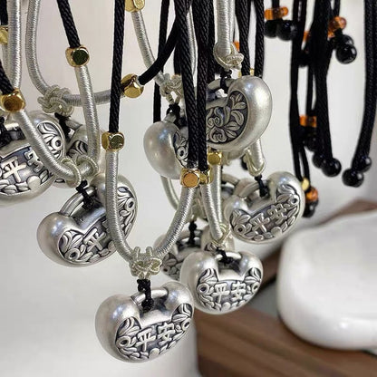 Women's Antique Pendant Of Safeness And Luck Retro Necklaces