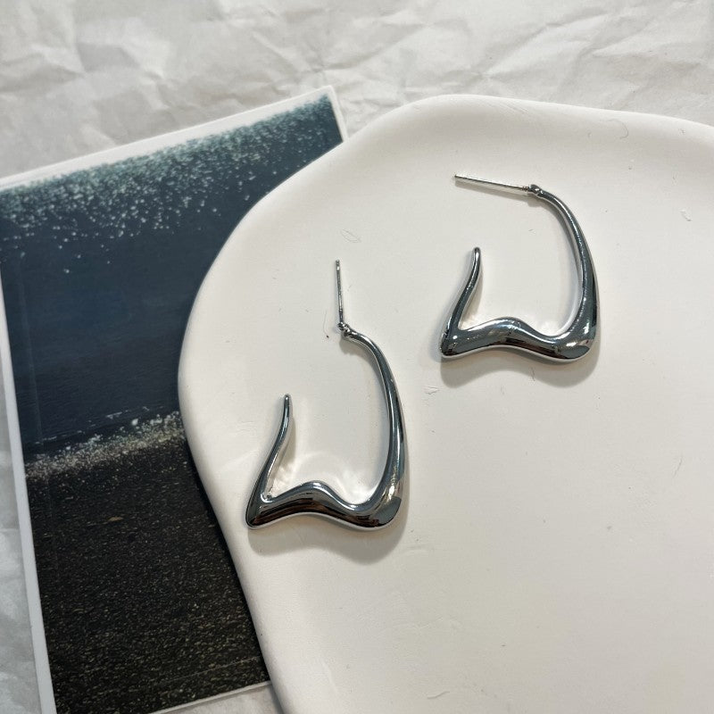 Light Luxury Sense Minority Design Cold Earrings