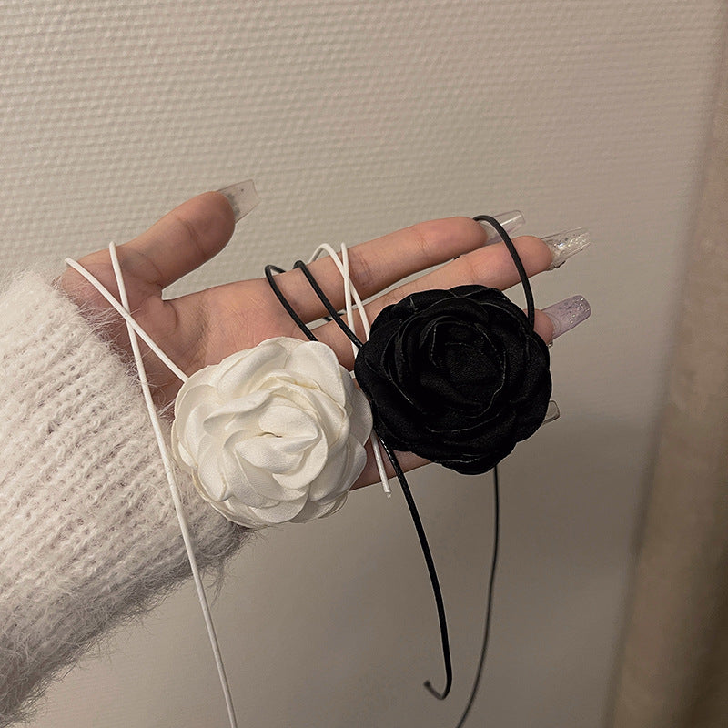 French Fashionable Large Flower Classic Style Necklaces