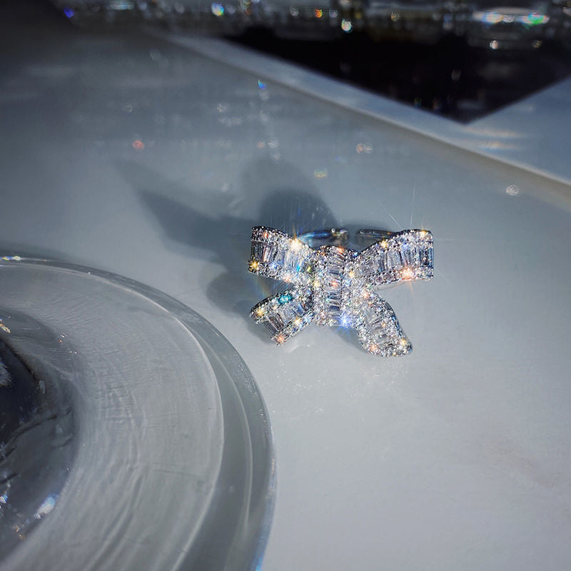 Fashion Personality Super Flash Bow Index Rings